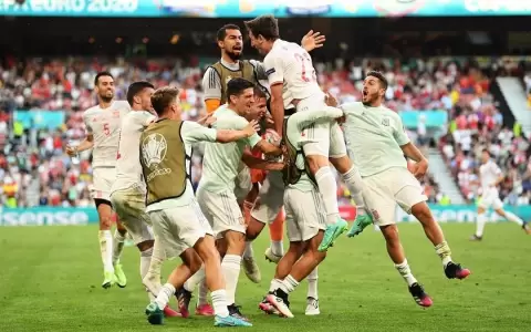 Espa�a pasa a cuartos tras vencer a Croacia en un partido de locos