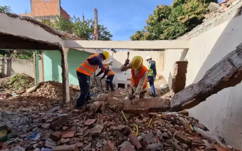 Iniciaron demoliciones en la zona de obras del futuro T�nel de Tres Bocas