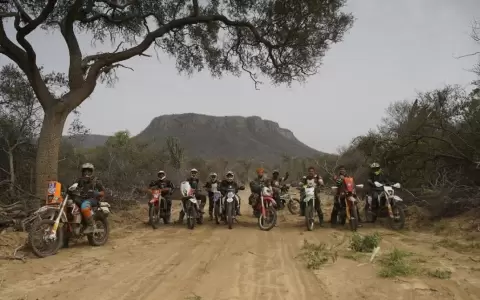 Atravesar el Chaco en moto: "KTM Hito Challenge", la nueva serie