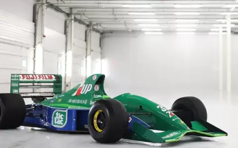 Coleccionistas alucinan: a la venta auto con el que Schumacher debut� en la F�rmula 1
