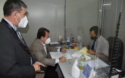 Fondos sociales: EBY entreg� otra tanda de informes a la Contralor�a
