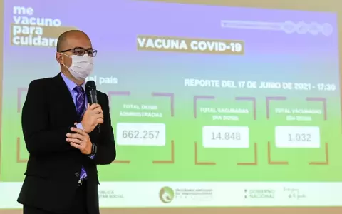 Salud baja el rango de vacunaci�n Covid a 52 a�os desde este lunes