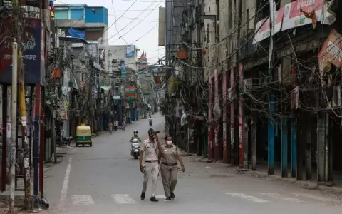 Nueva Delhi y Bombay empiezan a levantar restricciones contra el coronavirus