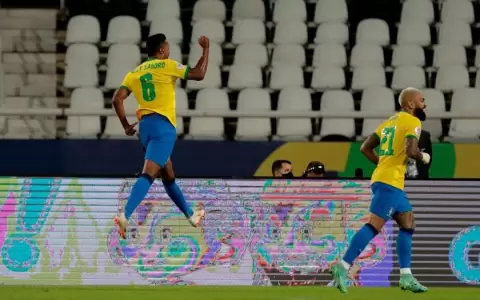 Copa Am�rica: Brasil supera con comodidad a un inofensivo Per�