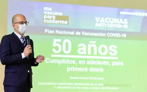 Salud baja el rango de vacunaci�n Covid para adultos de 50 a�os en adelante