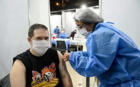 Argentina, entre el 25% de pa�ses con mayor tasa de vacunaci�n