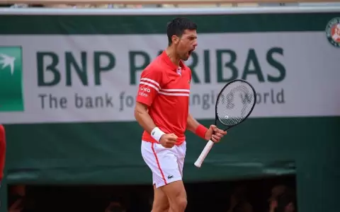 Roland Garros: Djokovic supera a Berankis y se mete en los octavos