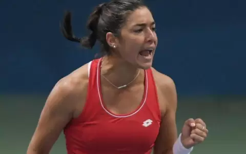 Montserrat Gonz�lez cae en un partidazo ante Maria Timofeeva