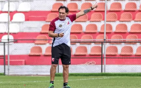 Celso Ayala: �Zeballos tiene que acatar las �rdenes del entrenador�