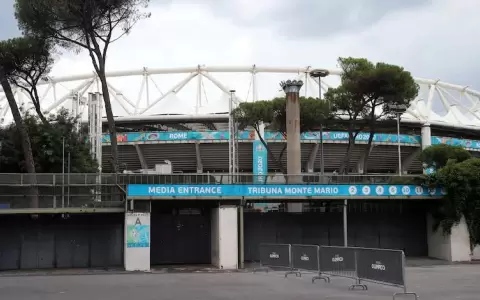 Desactivan coche bomba en cercan�as del Ol�mpico de Roma