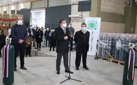 EBY entrega a Salud 500 balones de ox�geno para hospitales