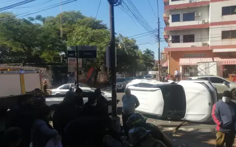 Triple choque se produce en arteria del centro de Asunci�n
