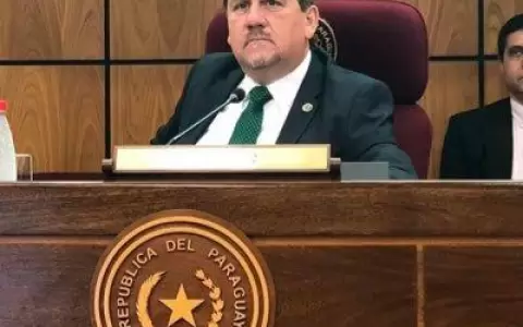 Blas Llano: �Efra�n Alegre hizo vito con el dinero del partido�