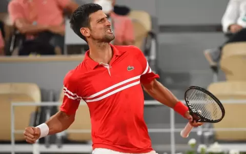 Djokovic supera a Berrettini y va por Nadal en las semifinales