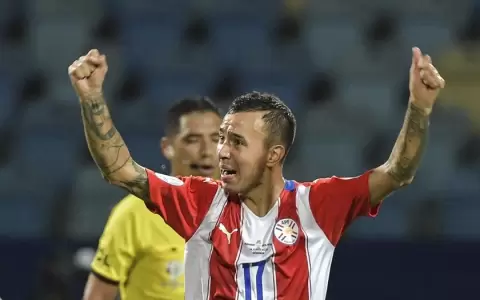 Paraguay lo da vuelta y supera con autoridad a Bolivia