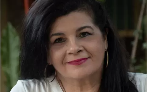 Milia Gayoso presenta su antolog�a de cuentos paraguayos "Todos somos libros"