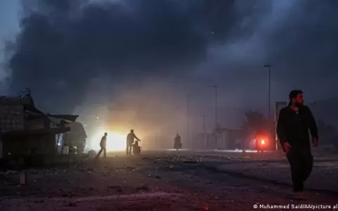 Milicias chi�es responden con cohetes a bombardeos de EEUU en Irak y Siria