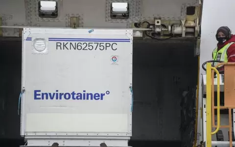 Argentina recibe un mill�n de dosis AstraZeneca desde EEUU y esperan las Sinopharm