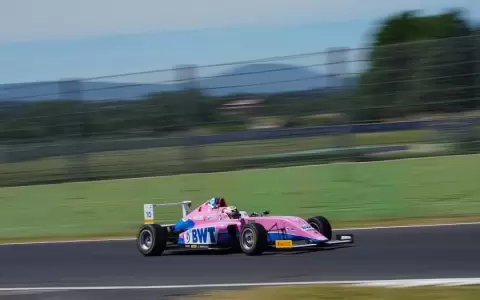 F�rmula 4: Joshua Duerksen finaliza s�ptimo en Imola