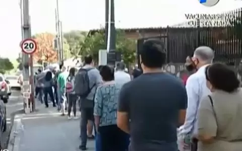 Vacunas anticovid: largas filas y mucha espera para segunda dosis de adultos mayores