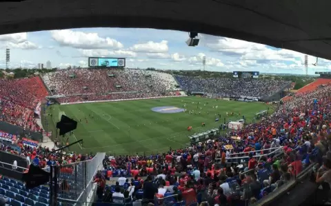 Retorno de p�blico a los estadios es una posibilidad cierta, indic� Borba