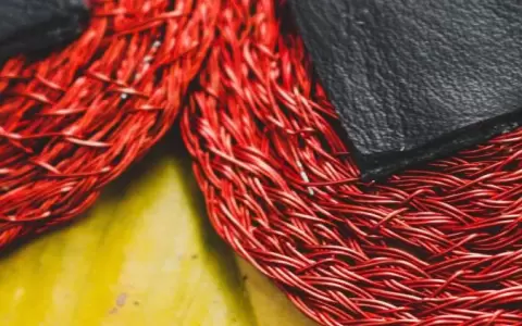 Cateura Accesorios: Joyas hechas por mujeres de fuego