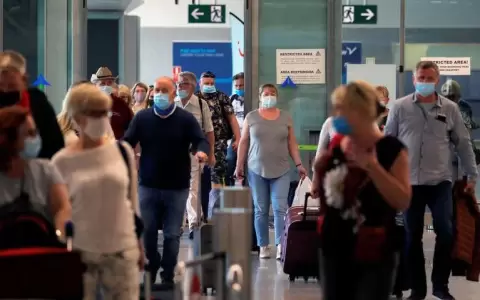 La ministra de Salud de Espa�a cree que har� falta una tercera dosis contra el coronavirus