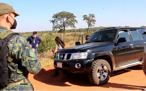 Argentinos fueron expulsados tras violar ley migratoria