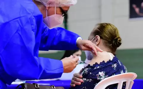 M�s de 60 mil docentes aguardan el inicio de la vacunaci�n contra el Covid