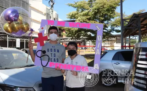 Exitosa jornada de inmunizaci�n a adolescentes con patolog�as de base en Cl�nicas