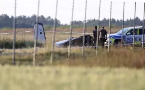 Se estrella en Suecia avioneta que transportaba paracaidistas deportivos y deja 9 muertos