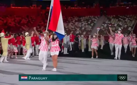 Atletas paraguayos desfilaron en la apertura oficial de los Juegos Ol�mpicos de Tokio
