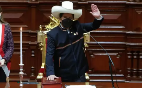 Per�: Pedro Castillo nombra a Guido Bellido como jefe de gabinete