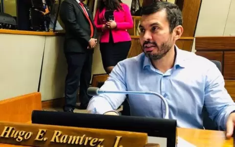 Hugo Ram�rez plantea ley para "apartar" a no vacunados en espacios p�blicos