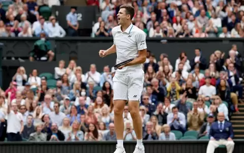 Hurkacz elimina a Medvedev y se medir� en cuartos ante Federer