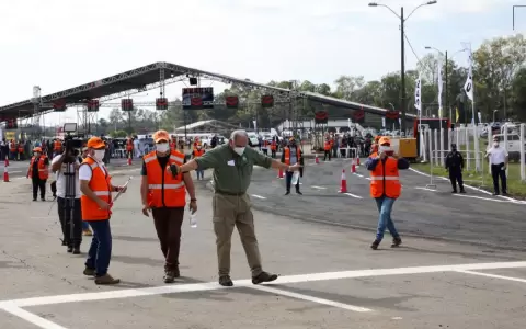Semana de vacunaci�n masiva da esperanzas a Paraguay en la lucha contra el Covid-19