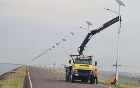 EBY instala moderno sistema de iluminaci�n en zona de obras de A�a Cu�