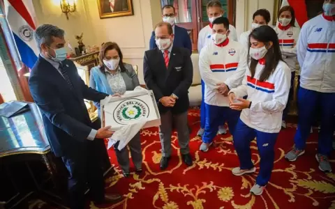 Mario Abdo entrega bandera paraguaya a delegaci�n ol�mpica