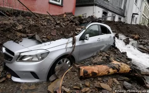 Decenas mueren en devastadoras inundaciones en Alemania
