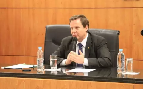Ministro de la Corte apareci� como afiliado a la ANR y pidi� su inmediata exclusi�n