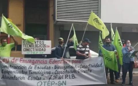 "No se puede postergar necesidades de los maestros", coinciden diputados