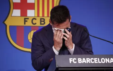 El llanto y la conmoci�n de Messi en su despedida