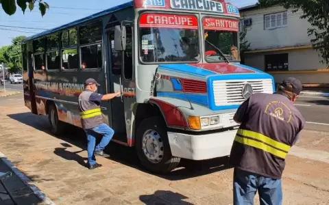 Mario Abdo firm� decreto de reajuste de pasaje en buses de corta, media y larga distancia