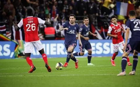As� fueron los primeros minutos de Messi con la camiseta del PSG