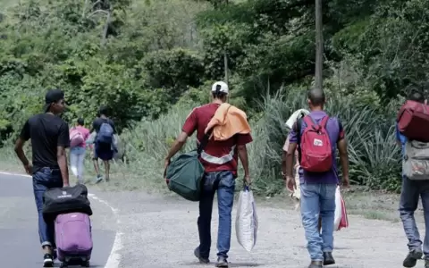 Colombia y Panam� acordaron permitir paso controlado de migrantes que van a EEUU