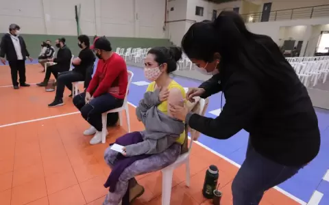 23.600 personas se vacunaron con segunda dosis de Moderna el fin de semana