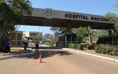 Doctor denuncia invasi�n de ratas en el hospital de Itaugu�