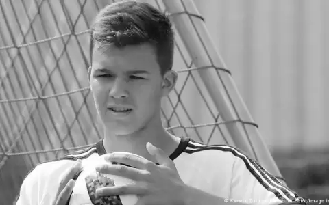 Muere hijo de futbolista Michael Ballack en accidente de quad en Portugal
