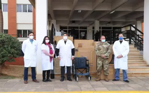 Hospital de Cl�nicas recibe donaci�n de insumos m�dicos de EE.UU.