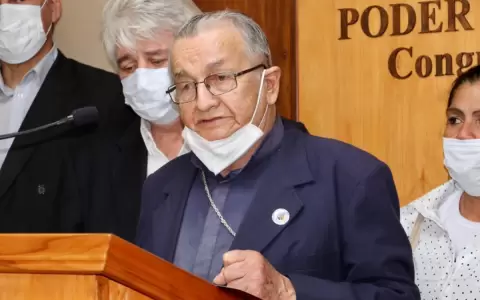 Pelea entre Galaverna y Salom�n expresa la degradaci�n del partido colorado, seg�n obispo